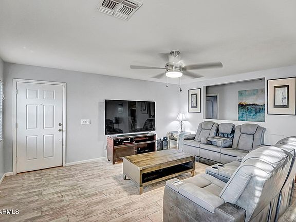 3rd image of 12633 W CORRINE Drive