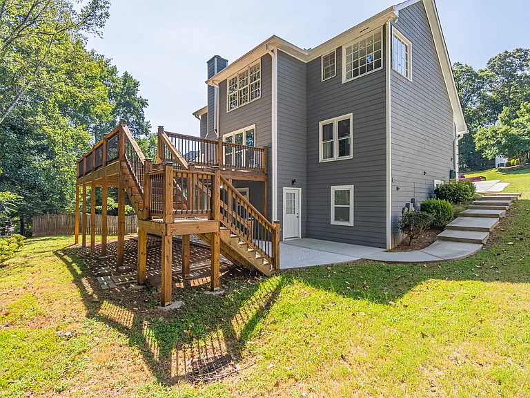 1321 Yorktown Cir — Photo 15