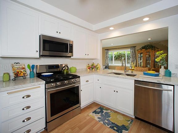 4th image of 688 W San Andres Cir