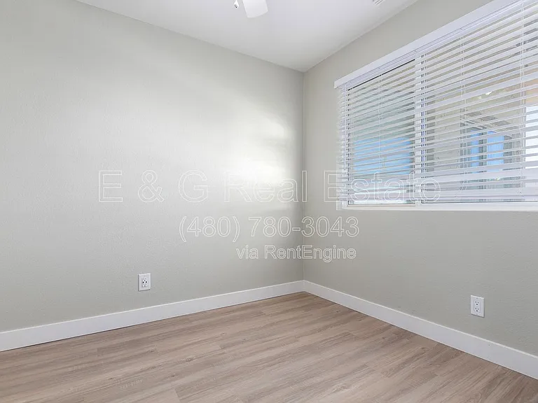 1332 N 71st St — Photo 29