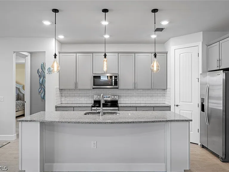 19564 Utopia Ln — Photo 4
