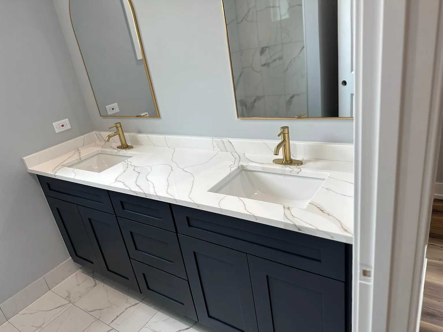 3 bed, 1200 sqft, $2,400 — Photo 4
