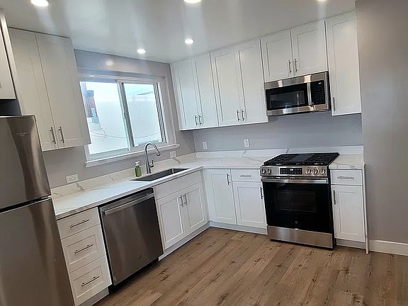 3rd image of A1325 Visitacion Ave #800