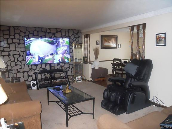 4th image of 148 Prince Dr