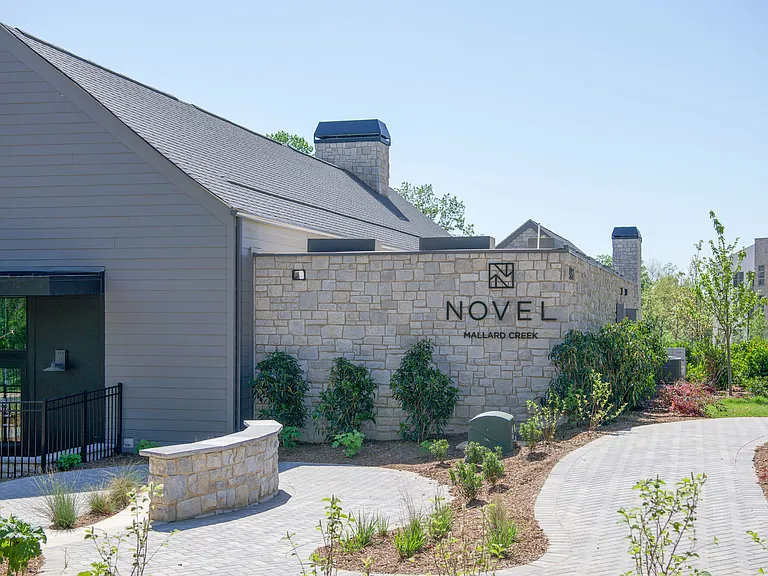 NOVEL Mallard Creek by Crescent Communities — Photo 16