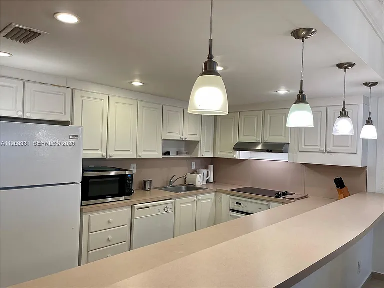 19390 Collins Ave #1405 — Photo 8