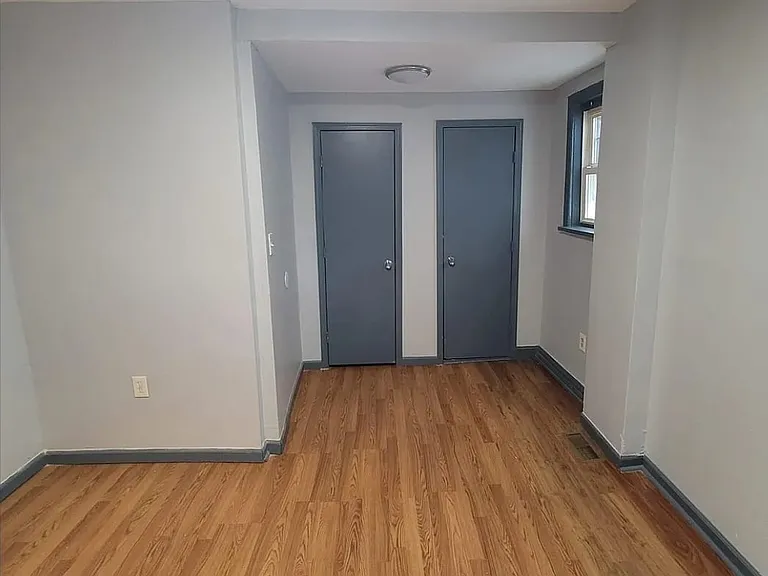 44 4th St #1 — Photo 3