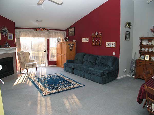 1st image of 86 Bradford Commons Ln