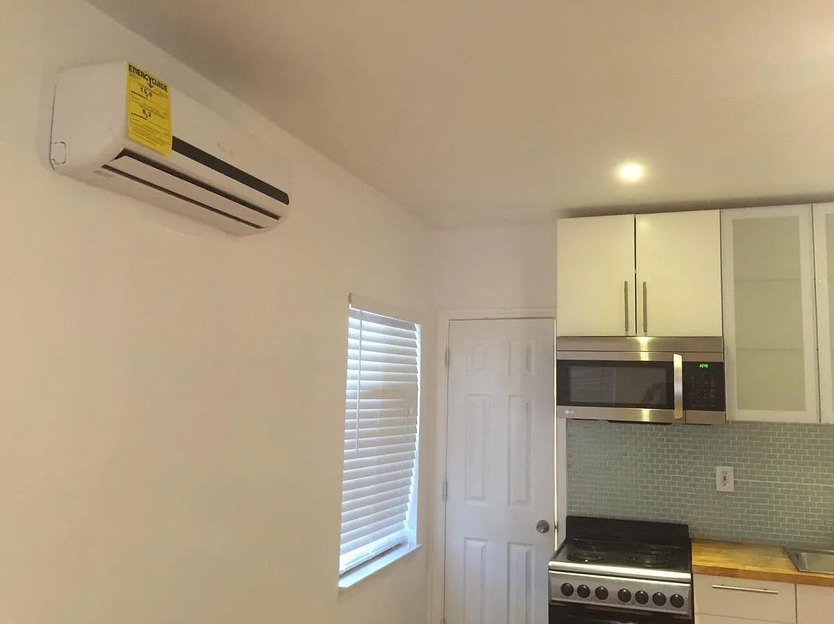 Studio, 350 sqft, $1,350 — Photo 2