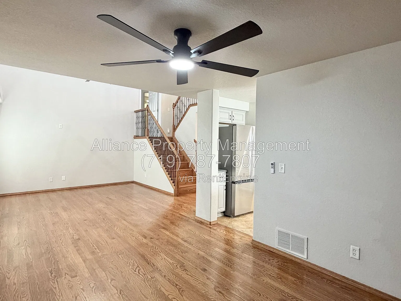 4 bed, 3.5 bath, 2552 sqft, $2,440 — Photo 2