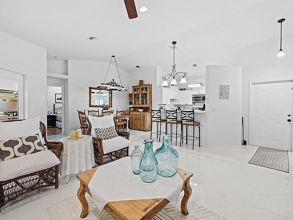2nd image of 5825 Eagle Cay Lane
