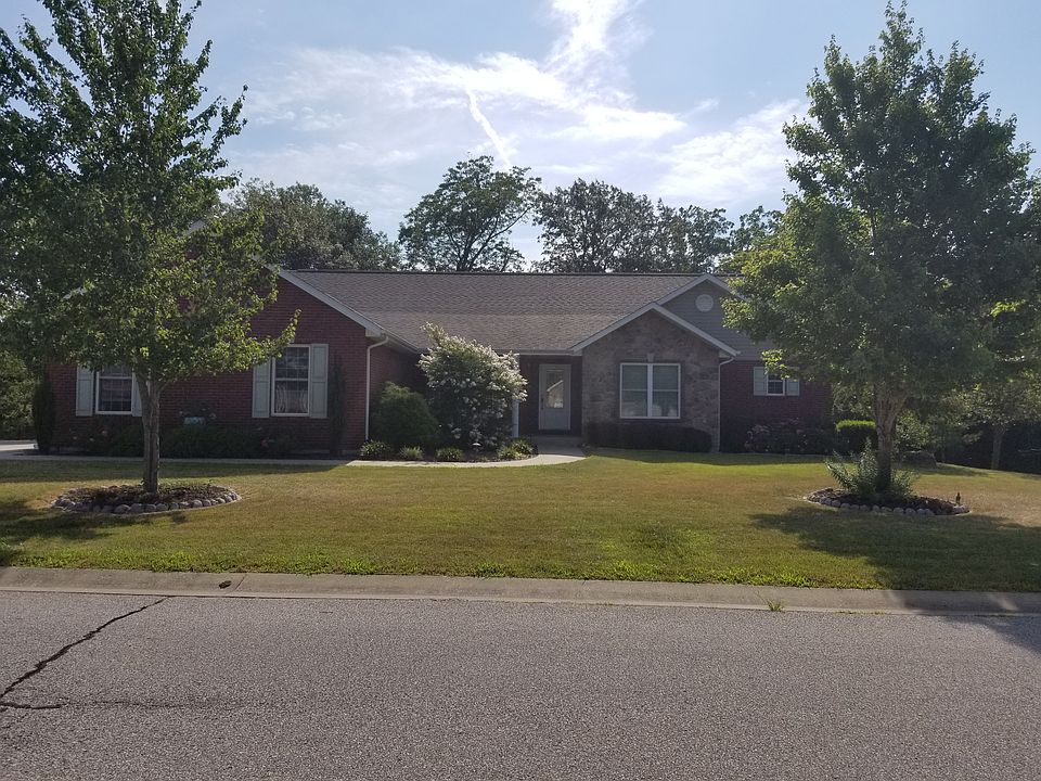 1st image of 316 Chimney Rock Dr