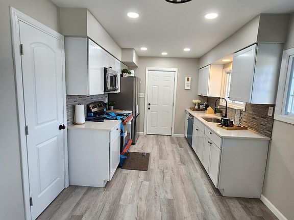 Modern Kitchen fully upgraded.