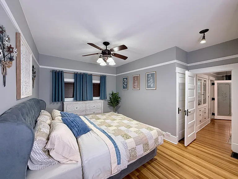 1326 E Platte Ave — Photo 5