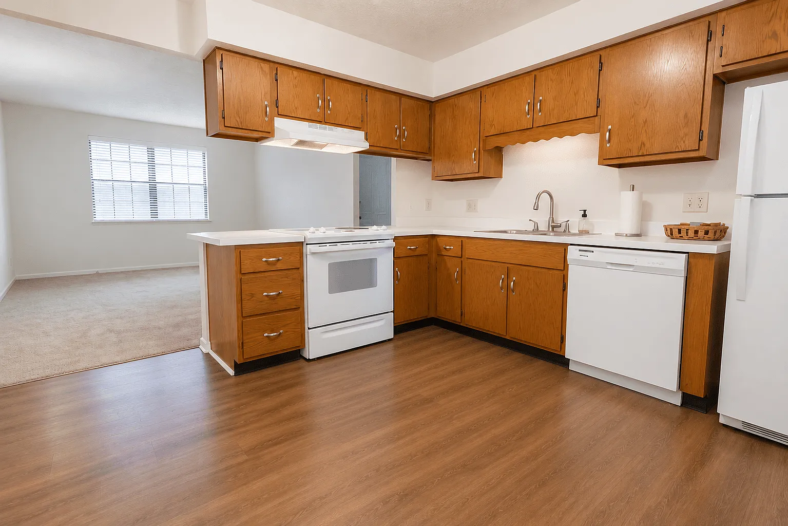 The Court at Sandstone Apartments — Photo 1