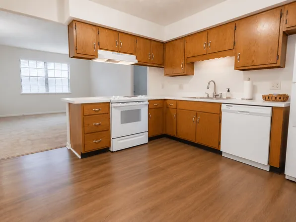 The Court at Sandstone Apartments