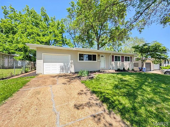 2nd image of 1525 Aspen Dr