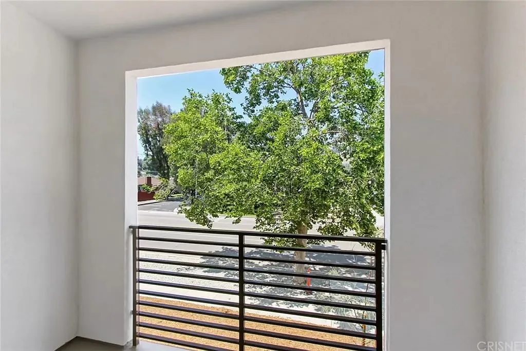 3 bed, 1950 sqft, $4,750 — Photo 3