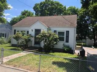 9 Oliver St, Smithfield, RI 02917