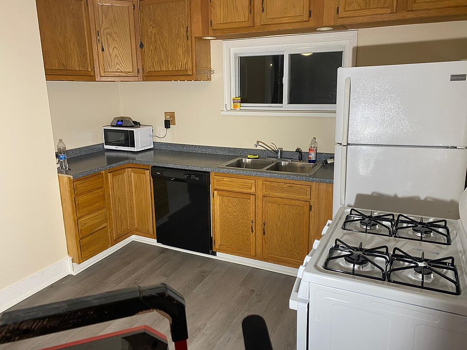 New gas range new microwave Very clean