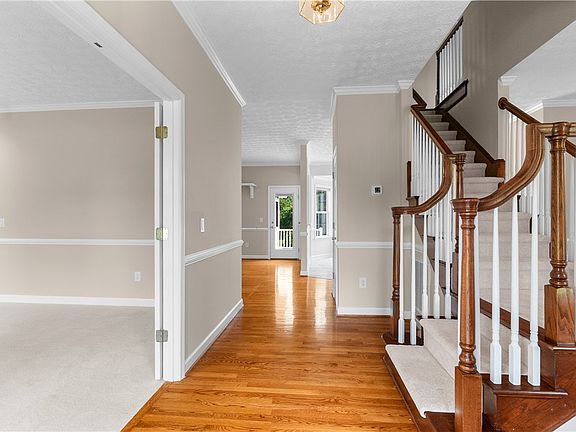 4th image of 172 Oaklawn Rd