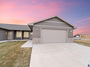 3401 E Bison Trl, Sioux Falls, SD 57108