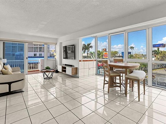 2nd image of 4837 ISLE VERDE #104