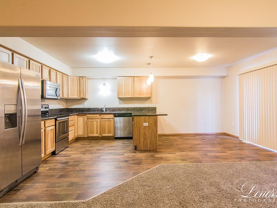 Downstairs Kitchen/Dinning