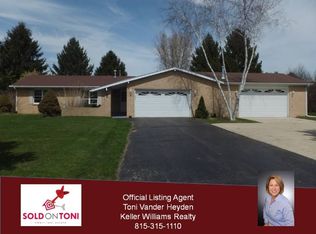 4 Thistle Trl, Caledonia, IL 61011