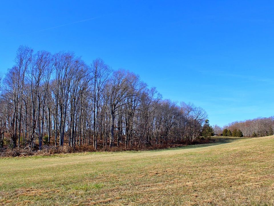 2nd image of 6 Cedar Tree Rd #6