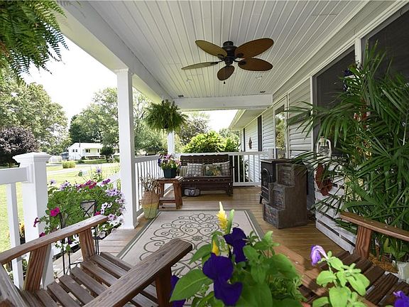 3rd image of 46453 Dogwood Cir