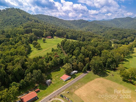38th image of 50 Holland Ridge Dr