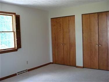 4th image of 954 Canterbury Ln