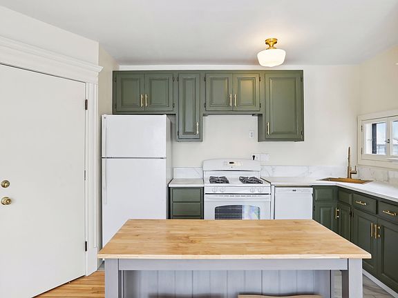 5th image of 2621 Bryant Ave S APT 3