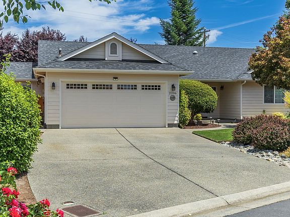 4th image of 2206 Egret Ct