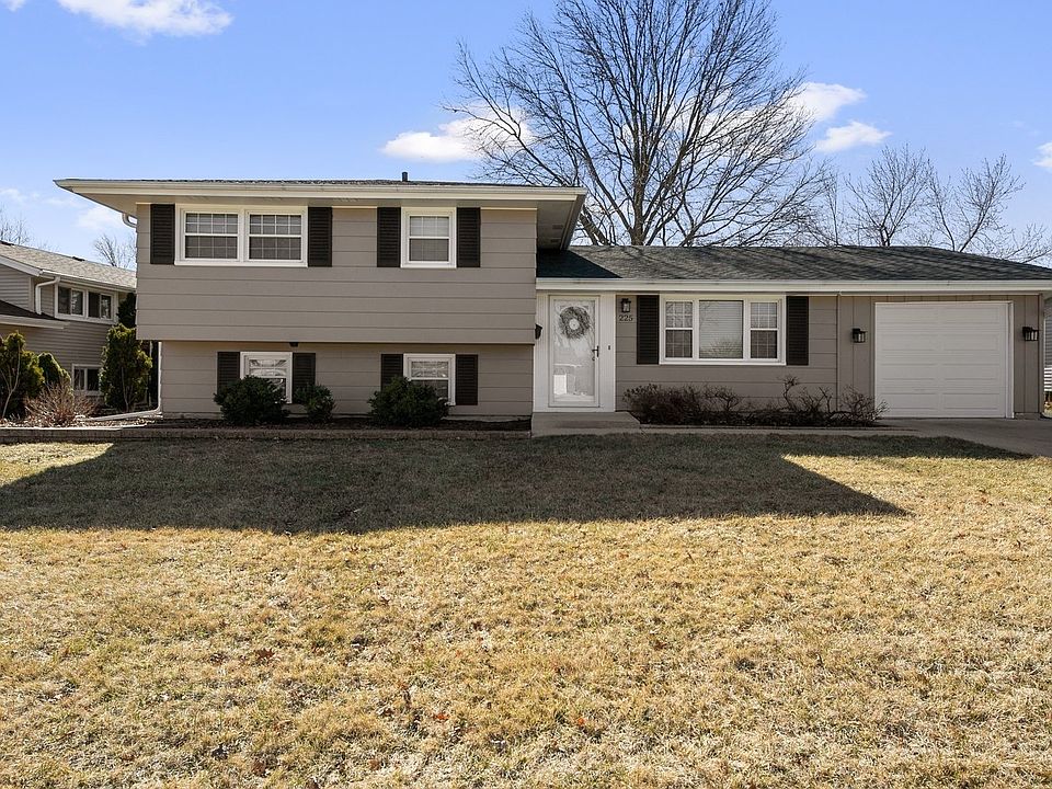1st image of 225 Desmond Dr