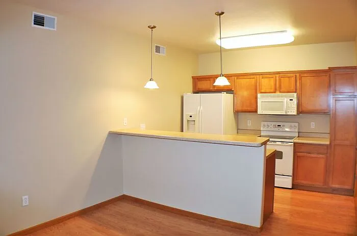 240 Sadler Ln #204 — Photo 3