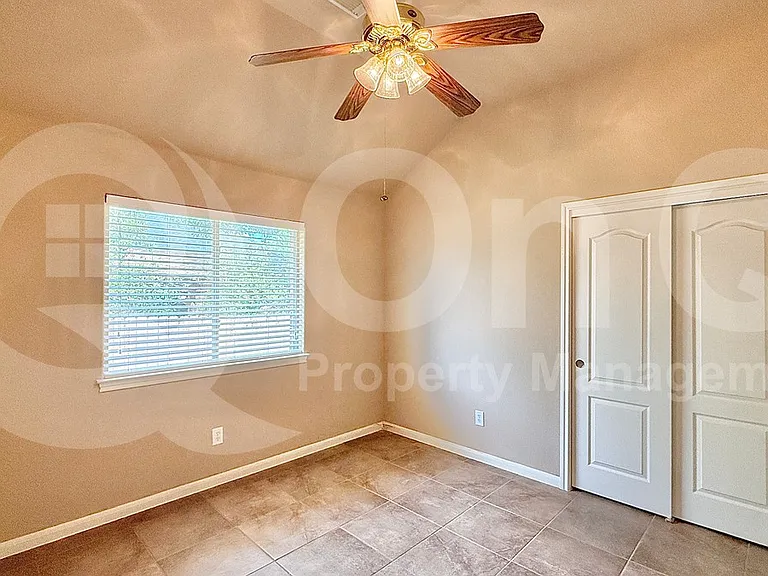 1621 Liberty Oaks Blvd — Photo 13