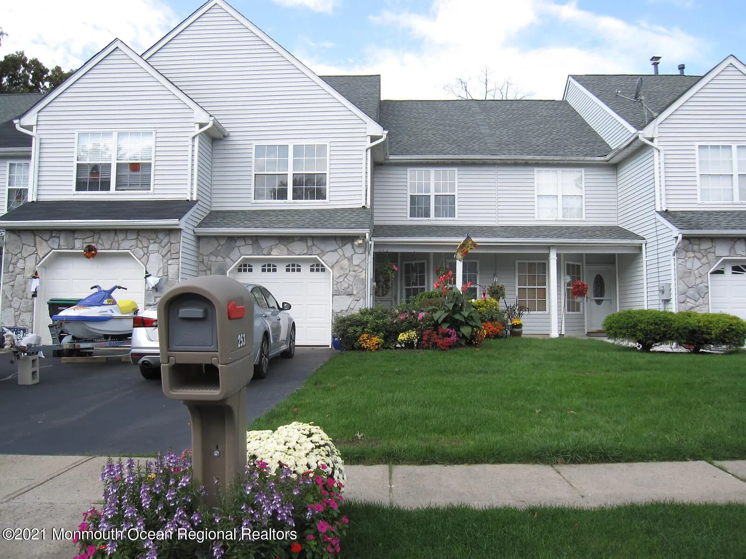 253 Moses Milch Dr photo 1