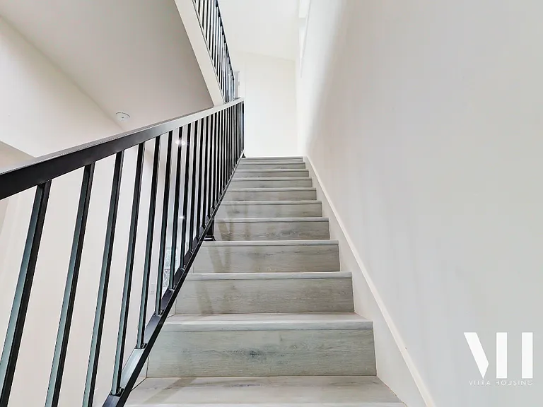 1032.75 | Five Bedroom, Four Bath| Detached Home