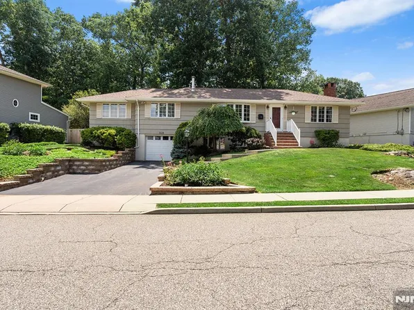 168 Rafkind Rd, Bloomingdale, NJ 07403