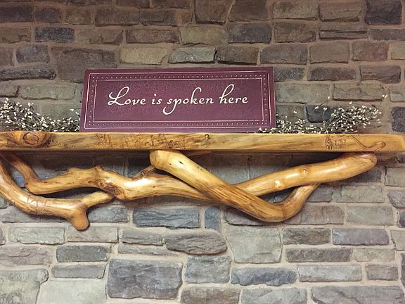 Fireplace mantle 