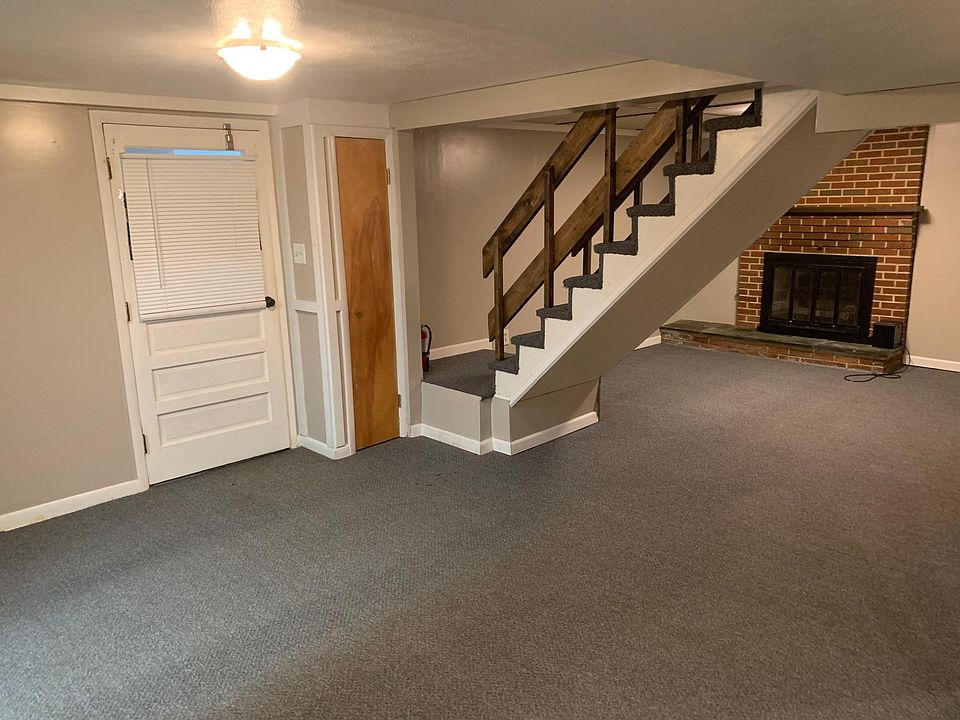 Main Entrance and Living Room
