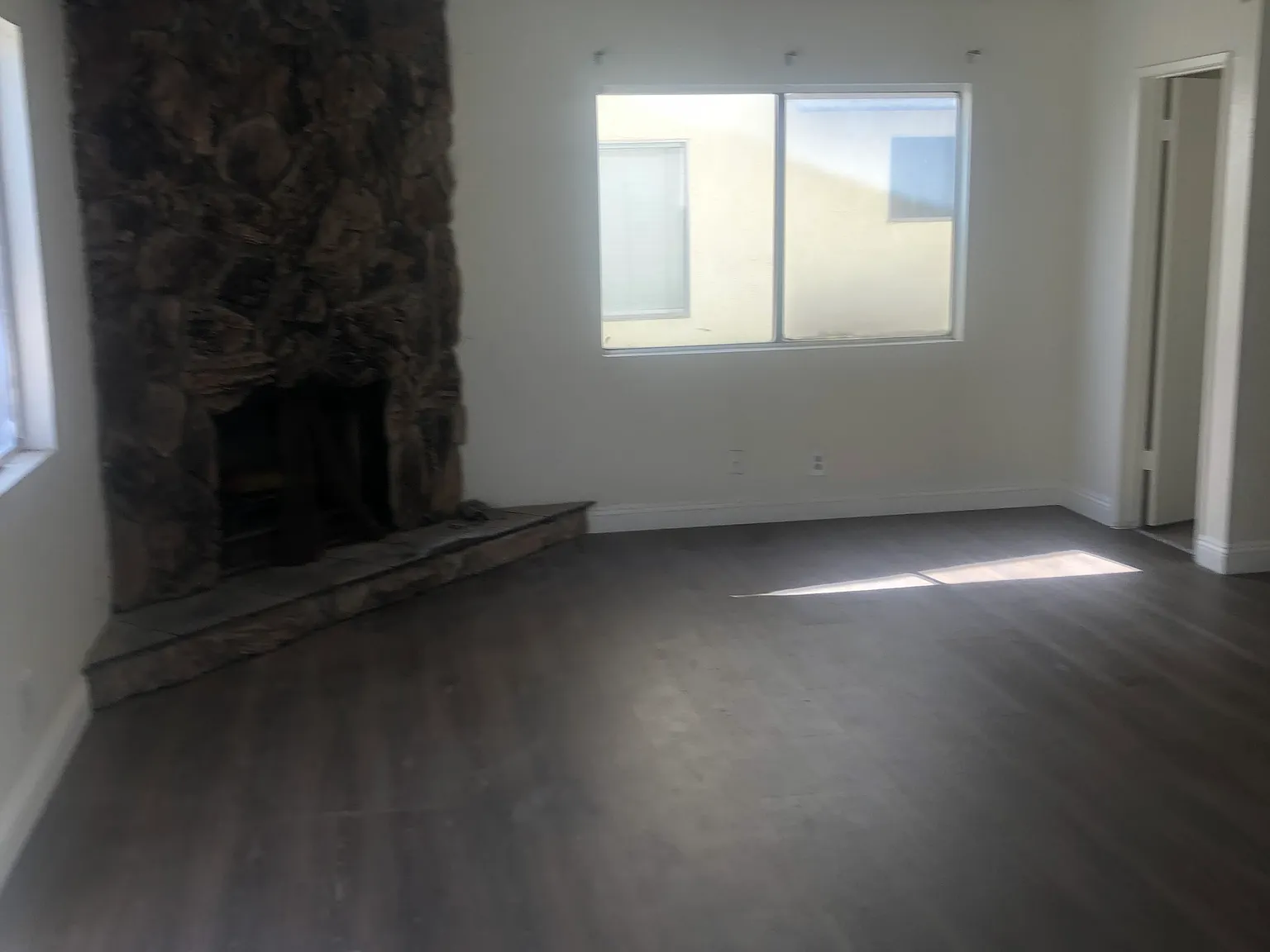 3 bed, 2.5 bath, 1700 sqft, $3,950 — Photo 3