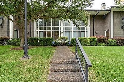 2nd image of 10219 Regal Oaks Dr #10219