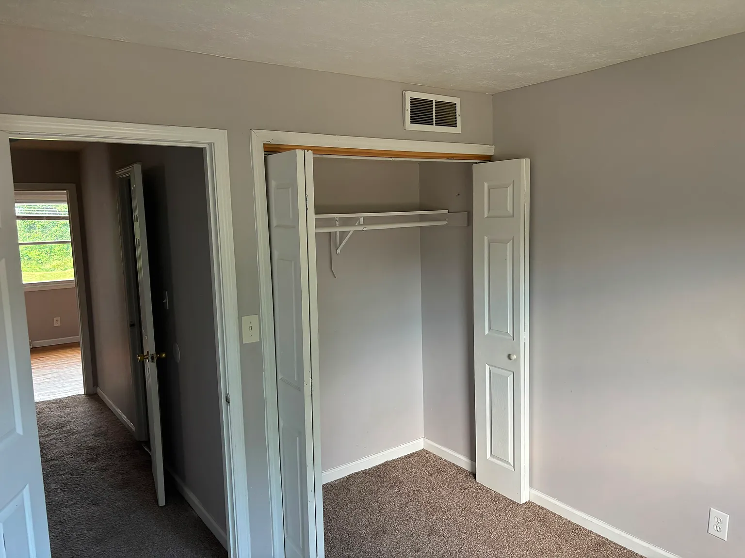 3 bed, 1100 sqft, $1,395 — Photo 3