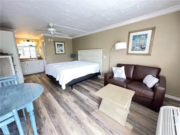 2555 TAMIAMI TRL N #115, NAPLES, FL 34103