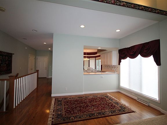 4th image of 1011 Shannon Ct