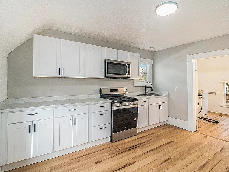 1415 Sherman St SE #2 — Photo 2