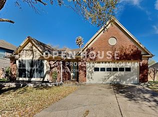 3911 Fernwood Dr, Pearland, TX 77584